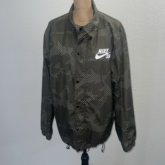 NIKE SB ASSISTANT CAMO SNOWBOARD OUTDOOR JACKET - Picture 11 of 11
